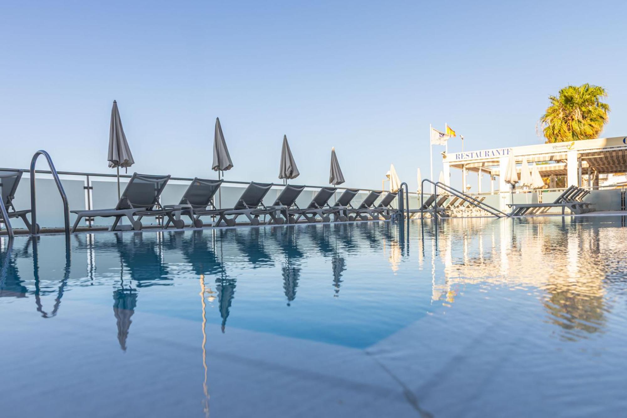 Perla Marina Hotel Nerja Kültér fotó