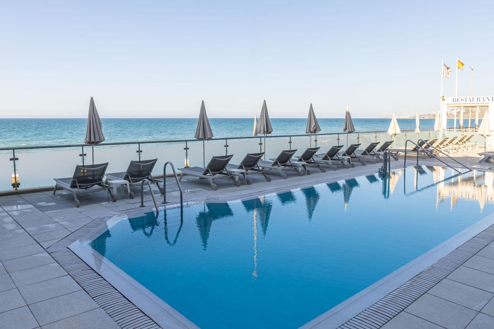 Perla Marina Hotel Nerja Kültér fotó