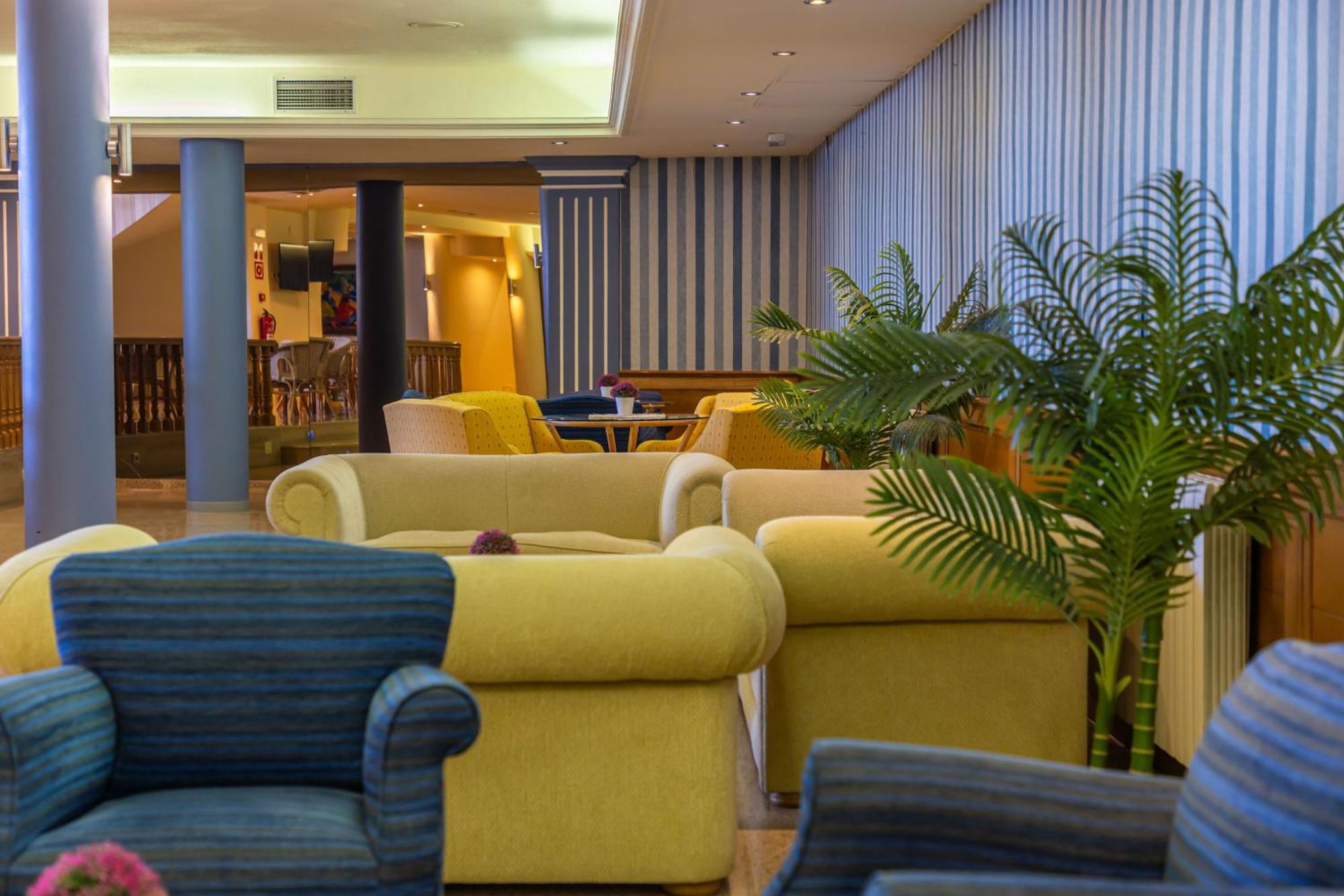 Perla Marina Hotel Nerja Kültér fotó