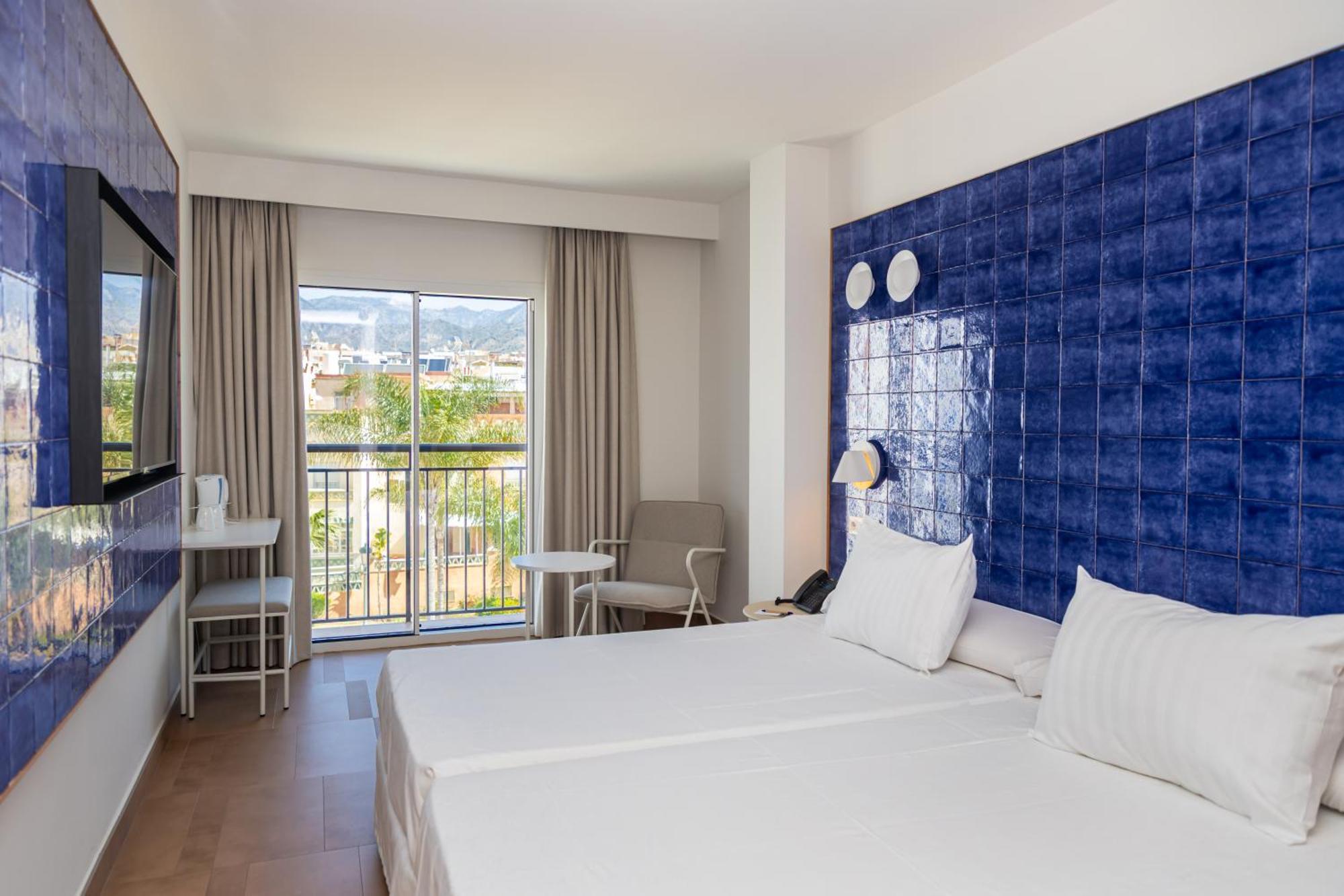 Perla Marina Hotel Nerja Kültér fotó