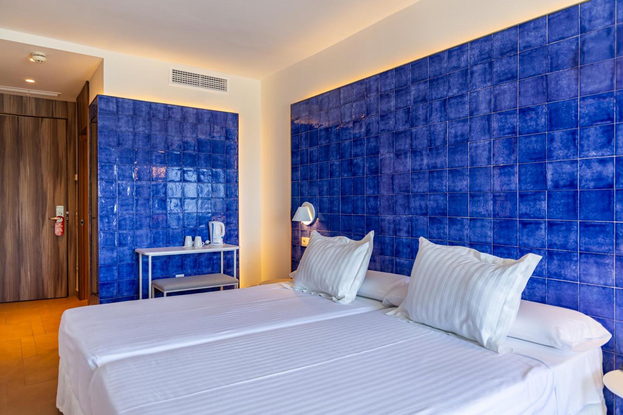 Perla Marina Hotel Nerja Kültér fotó