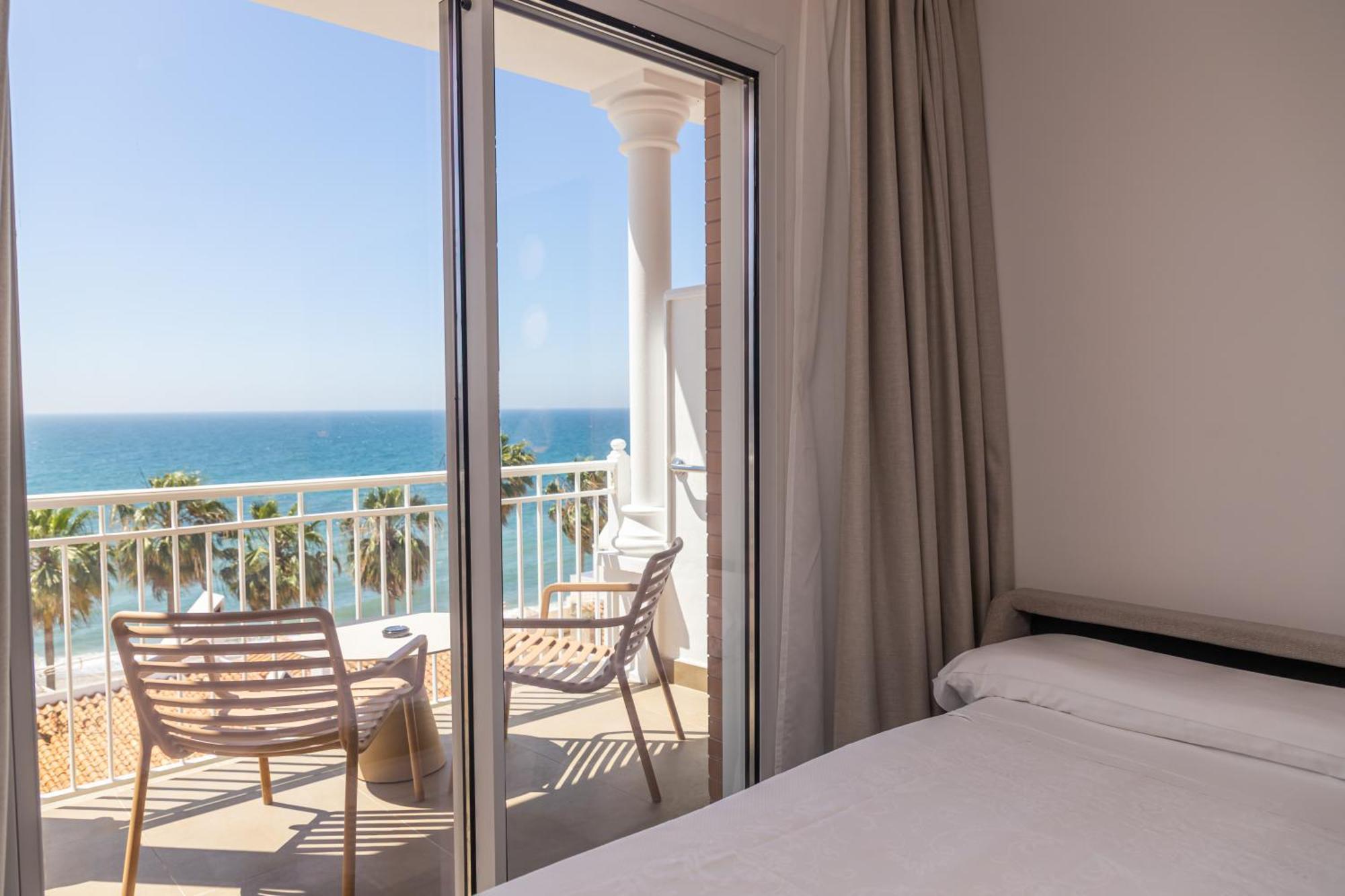 Perla Marina Hotel Nerja Kültér fotó